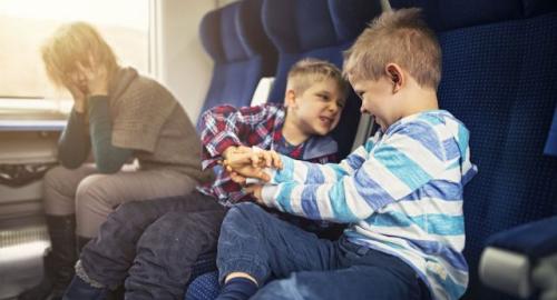 kinderen op de trein